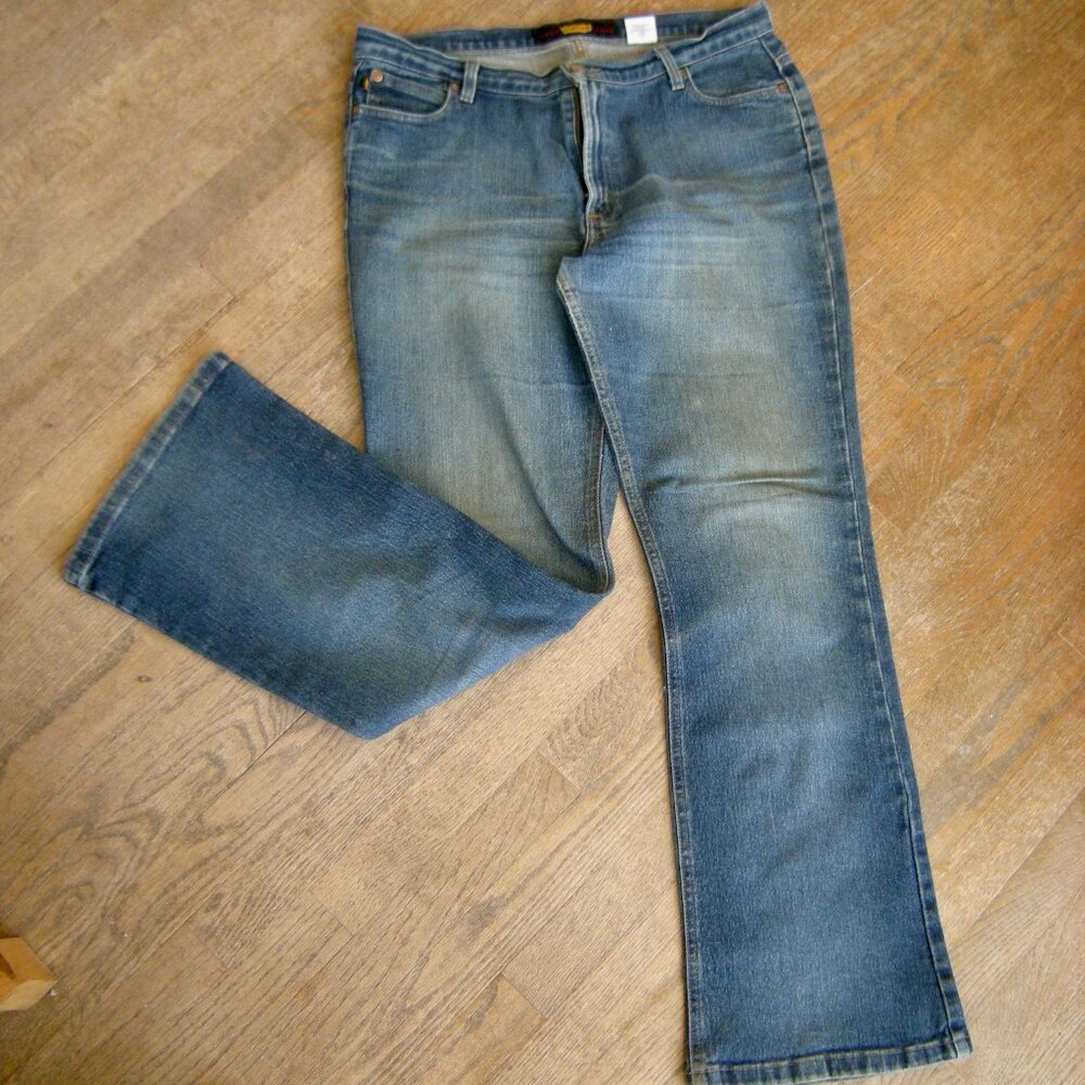 Todd Oldham Vintage 90's Bootcut/small flare Jeans Size 11 - inseam is 31"
